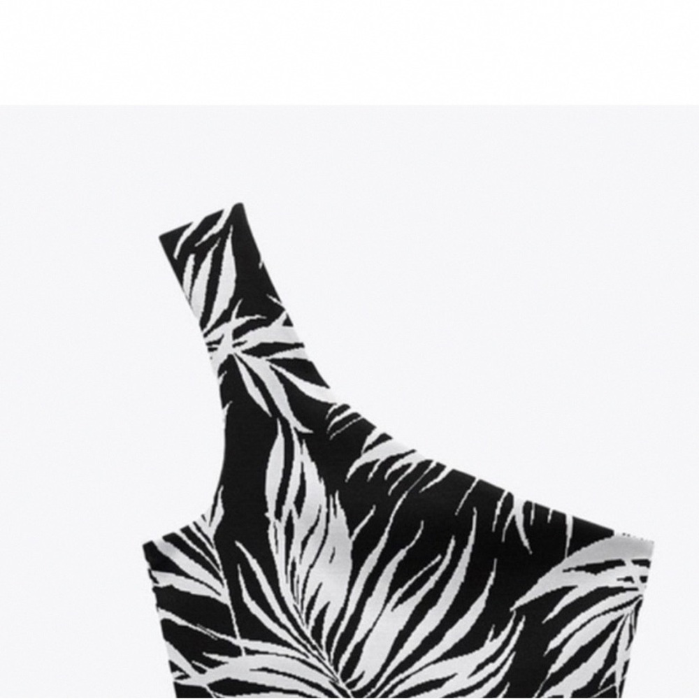 Black and White One-Shoulder Tank Top